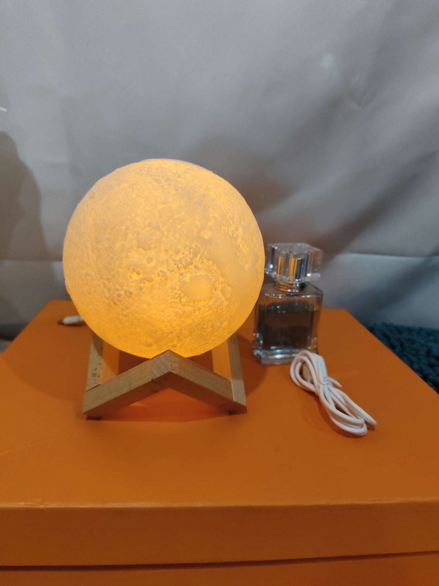 Lunar Luftbefeuchter Nachtlicht Mond-Design 880 ml 13 cm - Hobbyfy
