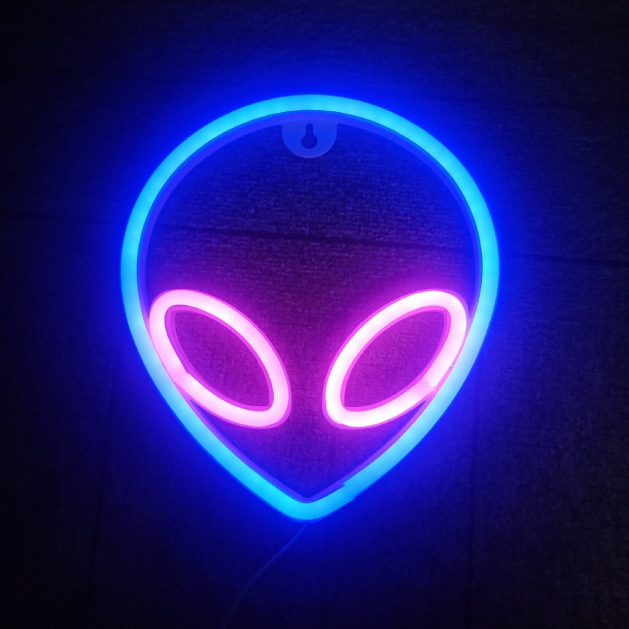 NebulaLED Alien Modellierleuchte Wandhängend USB Batteriebetrieb - Hobbyfy
