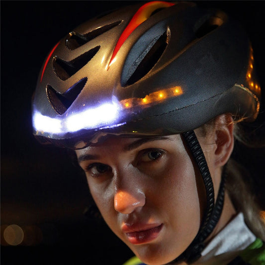 Intelligenter Fahrradhelm Mit Integrierten LED Signalen