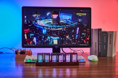 Uhr Mit Röhrenoptik Und Walnussgehäuse